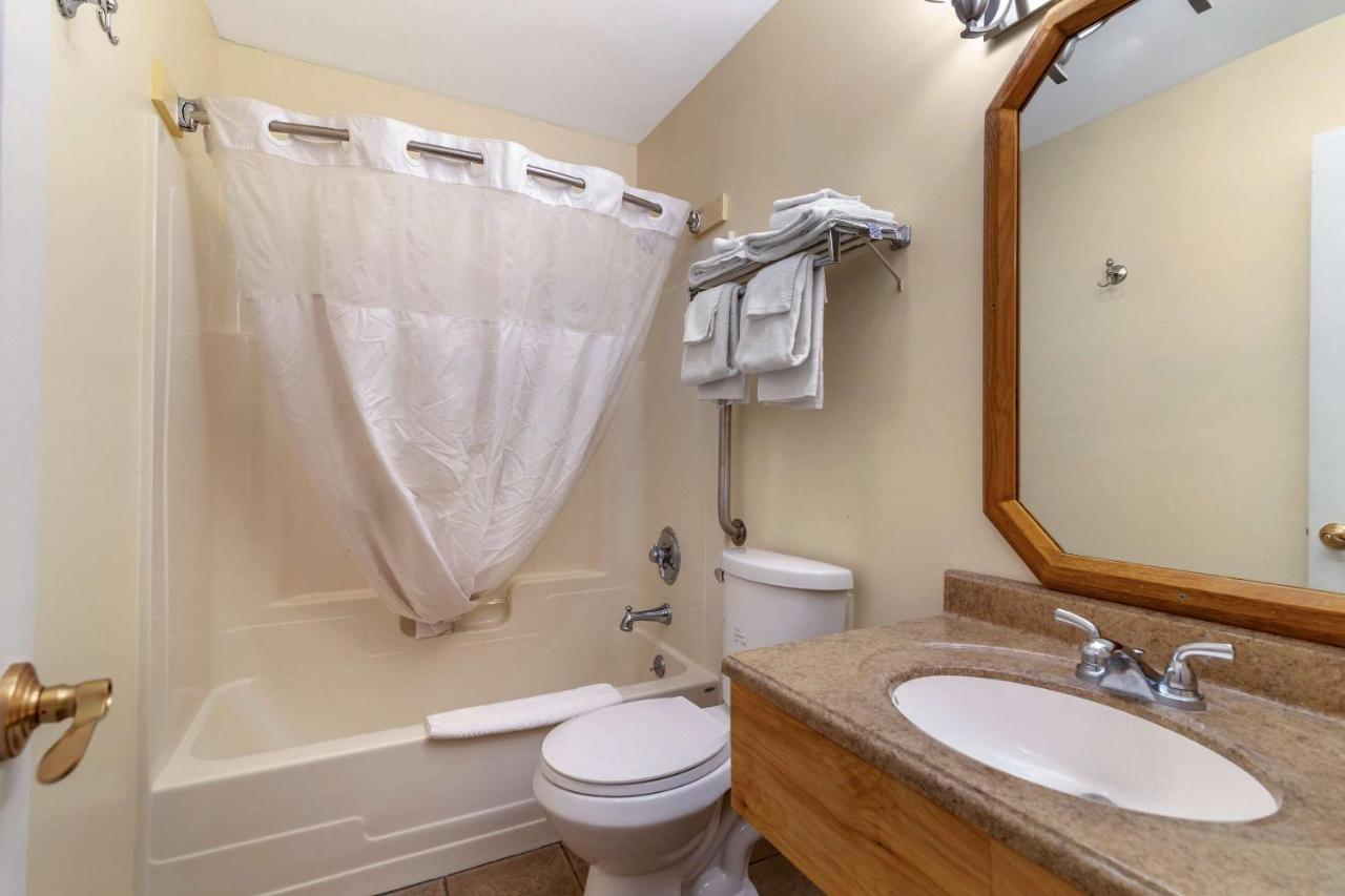 Inn Rodeway George Outlets Lake George